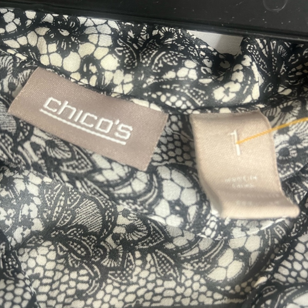 CHICO’S Patterned black and white Blouse - Picture 8 of 8
